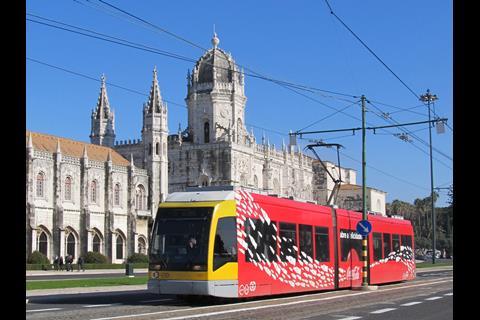 Lisboa light rail vehicle.